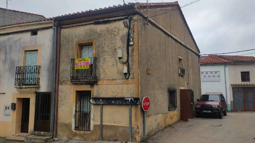 CASA Y GARAJE EN EL BODON (SALAMANCA)