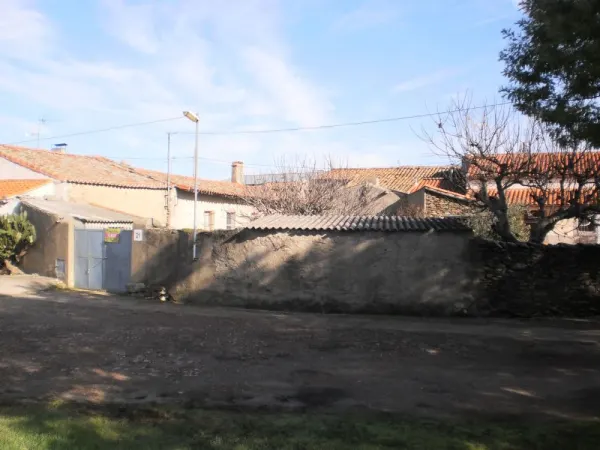Casa con Gran Patio en Serranillo (Salamanca) - foto 2