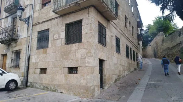 Piso en Ciudad Rodrigo en C/ Castillo, 9, Bajo - foto 1