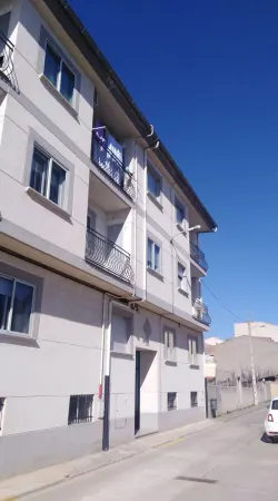 Piso en Ciudad Rodrigo en C/ Tormes, 15, 1º - foto 1