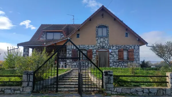 Chalet en Ciudad Rodrigo en Ctra. Ivanrey - foto 1