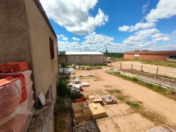Edificio Destinado a Almacén con Parcela en Ciudad Rodrigo - foto 2