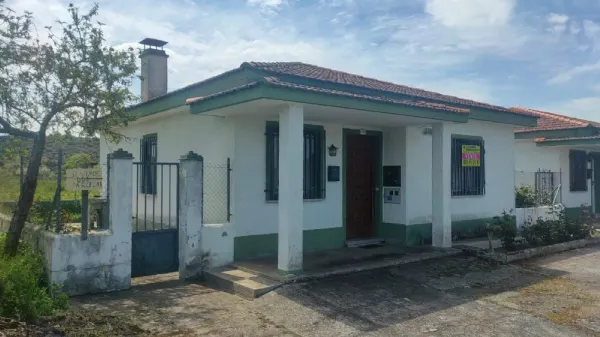 Casa y Terreno en Ciudad Rodrigo en Zona - foto 1