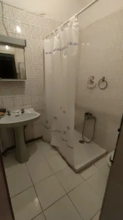 Casa en Pleno Centro de Fuenteguinaldo (Salamanca) - foto 8