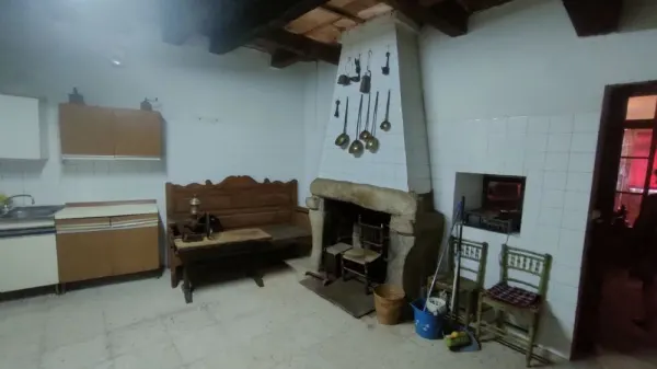 Casa en Pleno Centro de Fuenteguinaldo (Salamanca) - foto 10