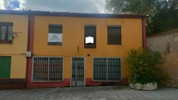 Vivienda Más Dos Locales en Ciudad Rodrigo, C/ Agustín de Foxá - foto 1