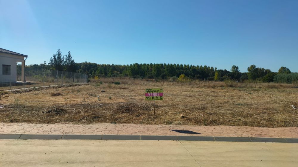 PARCELA URBANA EN IVANREY, CIUDAD RODRIGO, (SALAMANCA) - foto 1