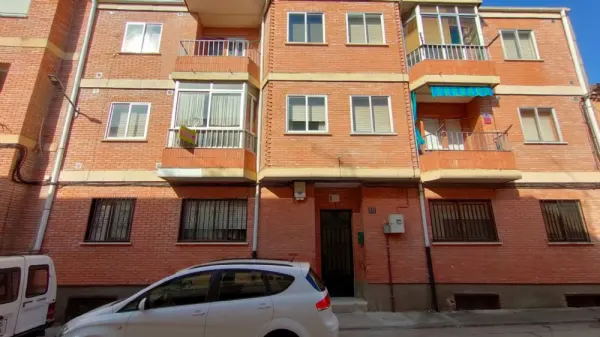 Piso en Ciudad Rodrigo en C/ San Blas - foto 1