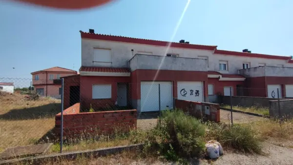 Chalets en Fuentes de Oñoro de Nueva Construcción - foto 8