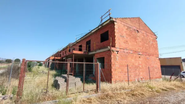 Chalets en Fuentes de Oñoro de Nueva Construcción - foto 9
