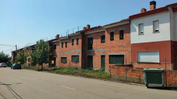 Chalets en Fuentes de Oñoro de Nueva Construcción - foto 12
