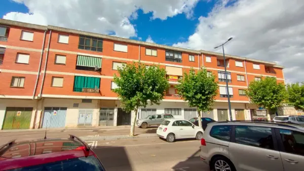 Piso en Ciudad Rodrigo en C/ Hermanos Garcia Carraffa;21; 3º - foto 1